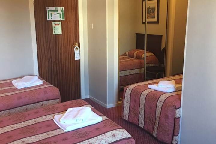 Room 22 of 118