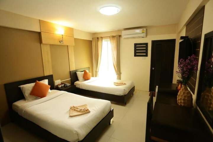Room 33 of 67