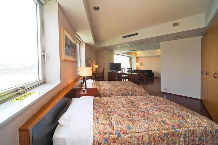 Room 9 of 43