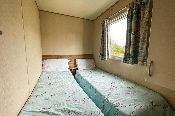 Room 2 of 12