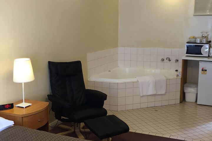 Room 3 of 52