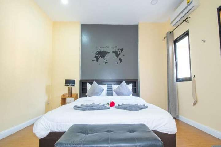 Room 2 of 35
