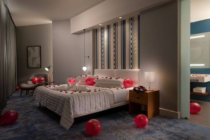 Room 8 of 72