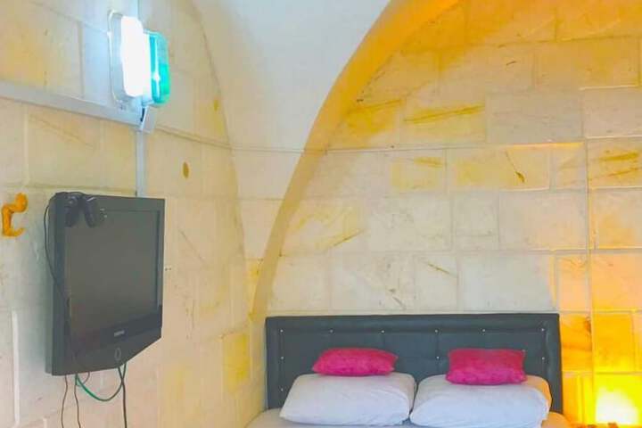 Room 16 of 20