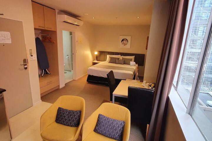 Room 32 of 49