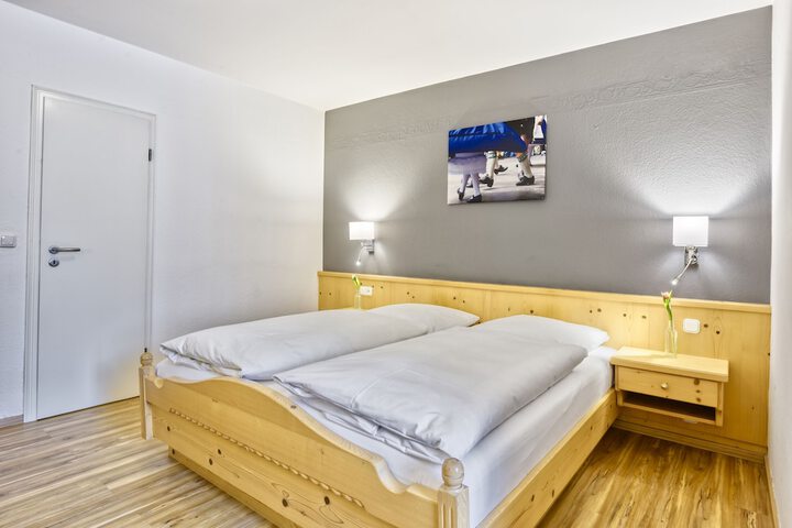 Room 8 of 30