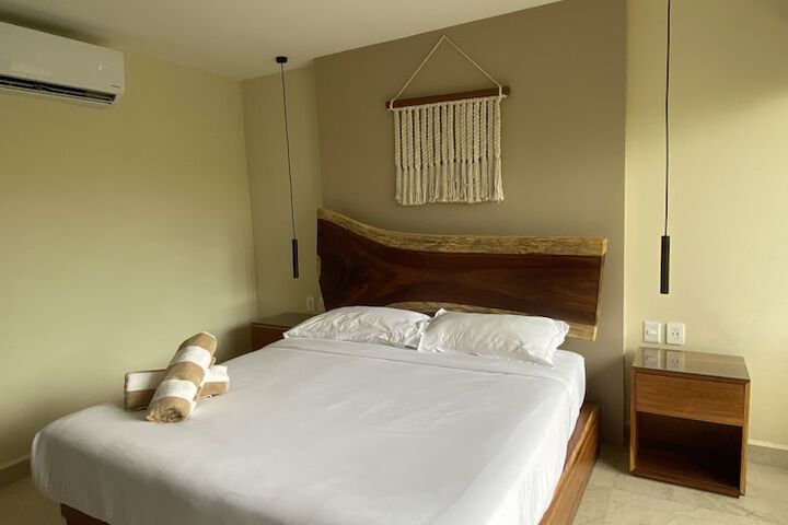 Room 4 of 23
