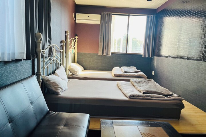 Room 55 of 172