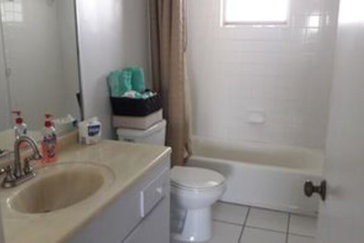 Room 4 of 16