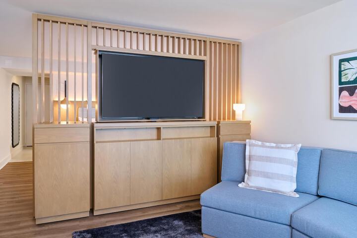 Room 63 of 192