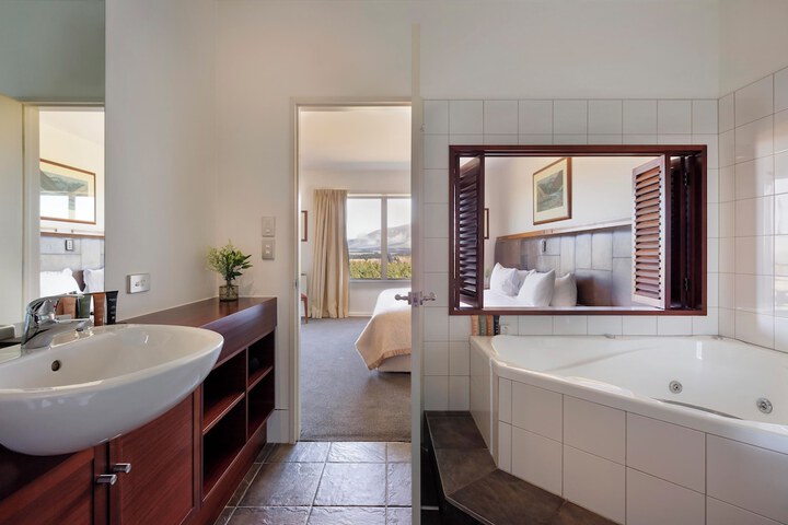 Room 8 of 53