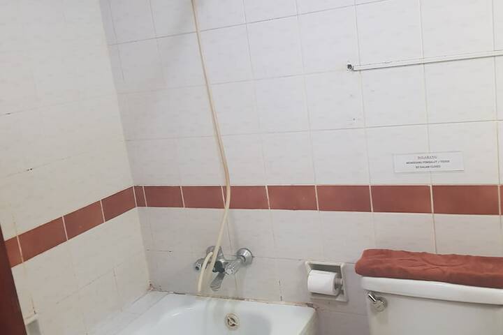 Room 8 of 21