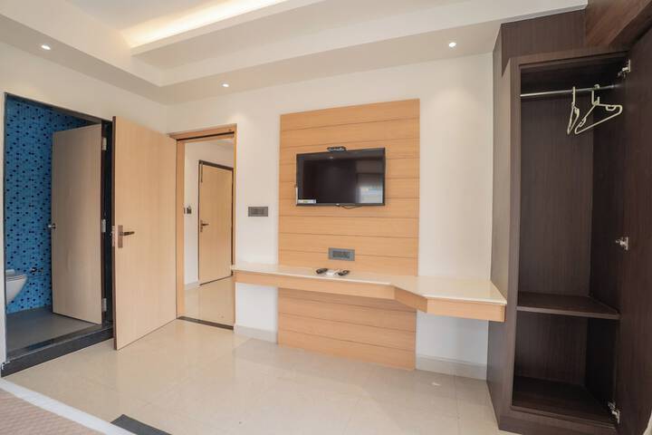 Room 36 of 174