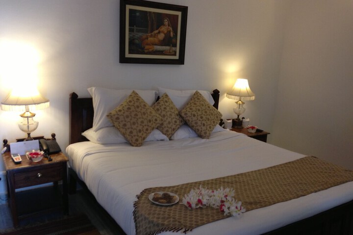 Room 4 of 38