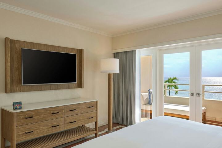 Room 9 of 100