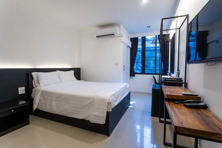 Room 6 of 44
