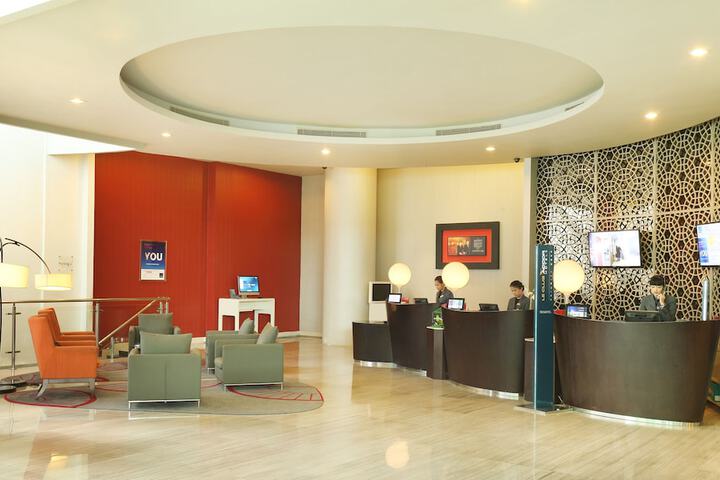 Check-in/check-out kiosk