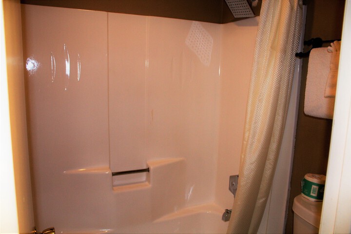 2 Double Beds (9 of 11)