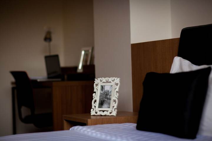 Room 25 of 123