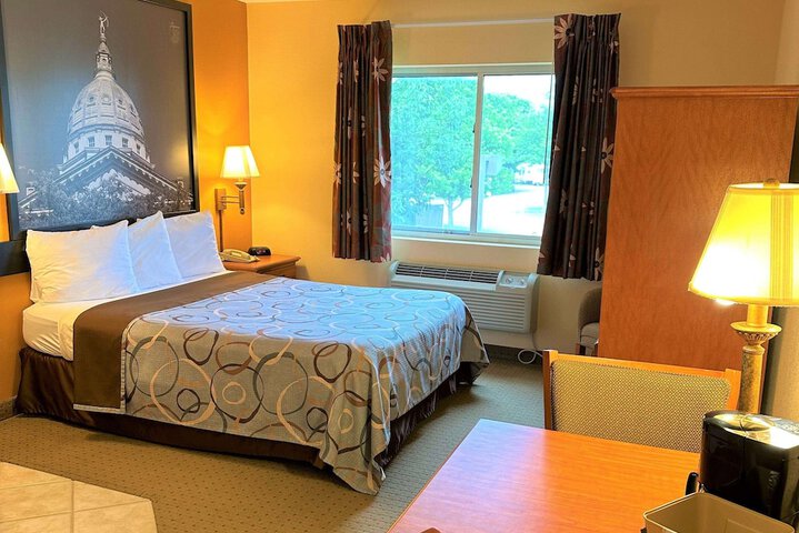 2 Queen Beds (3 of 20)