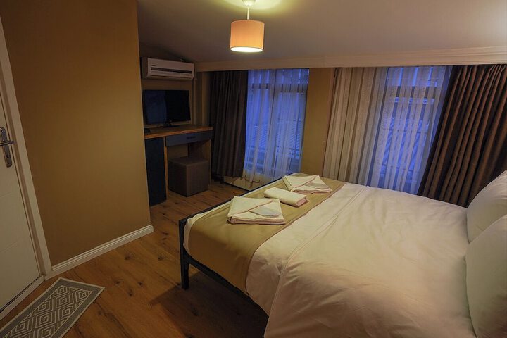 Room 6 of 37