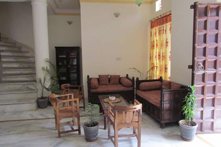 Entrance & Lobby