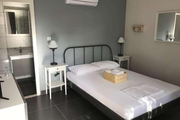 Room 4 of 28