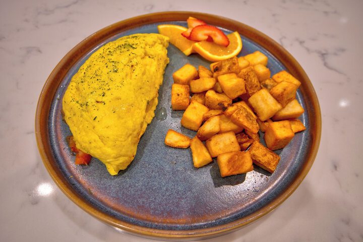 Dining 36 of 44