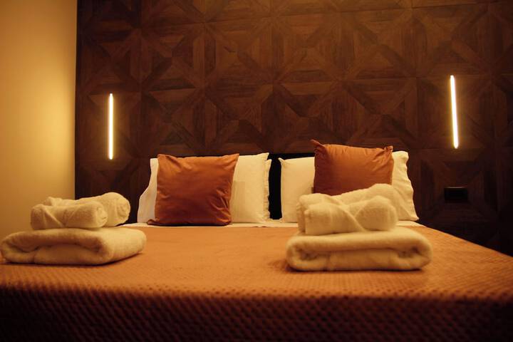 Room 24 of 183