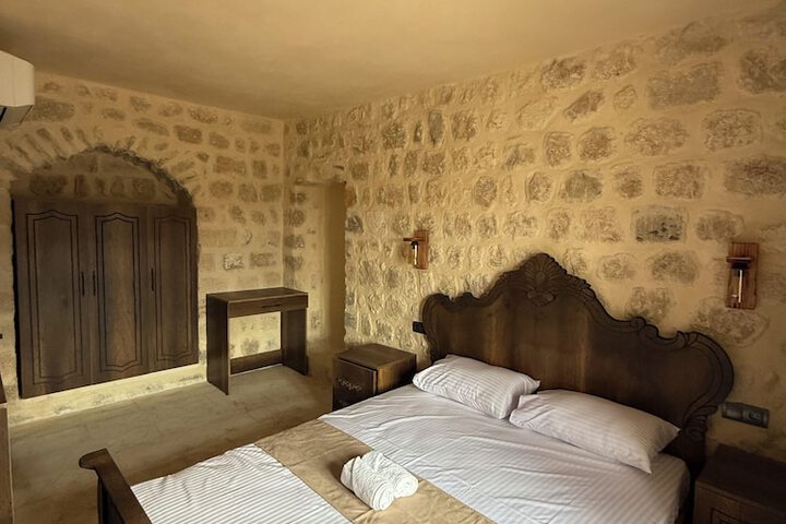 Room 14 of 39