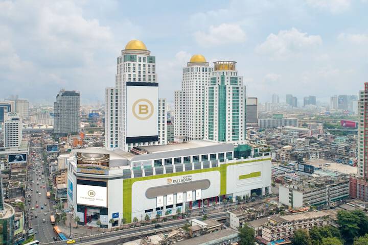 Exterior of The Berkeley Hotel Pratunam