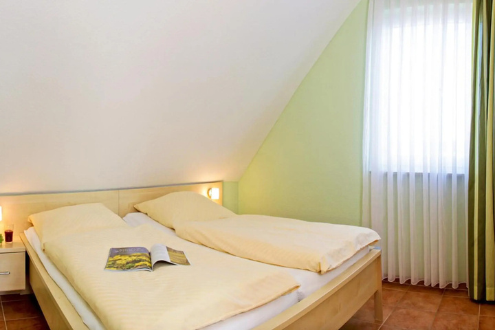 Room 2 of 16