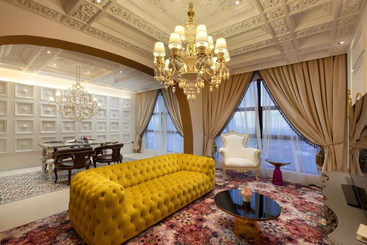 Room 102 of 195