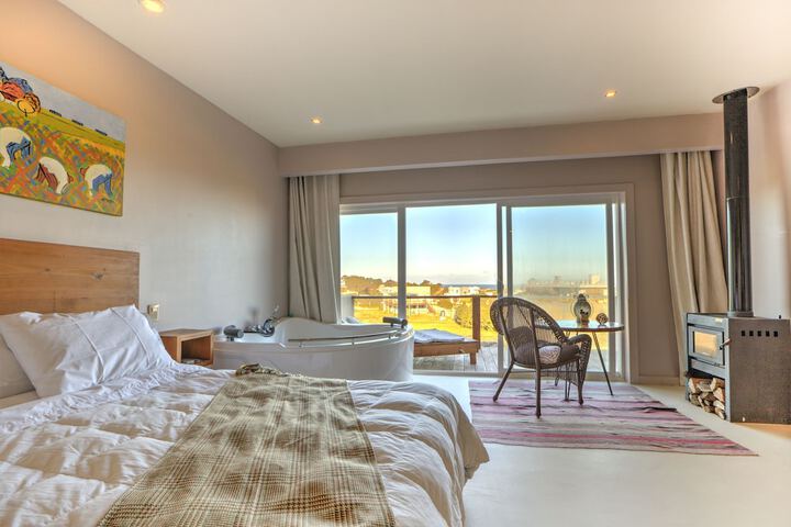 Room 32 of 105
