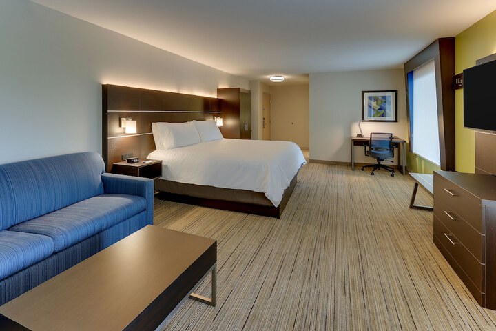 1 King Bed Suite (7 of 12)