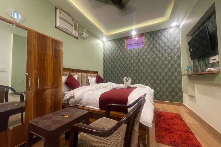 Room 9 of 23
