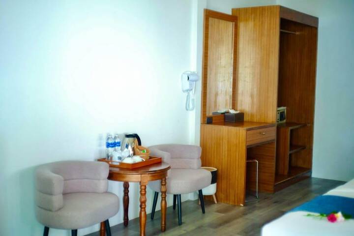 Room 30 of 293