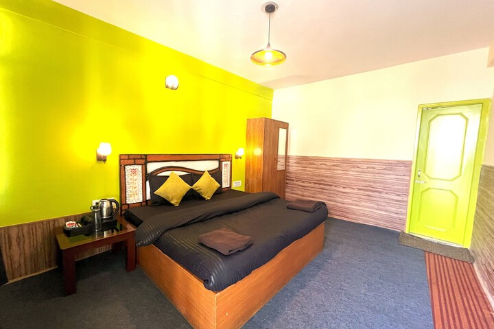 Room 3 of 17