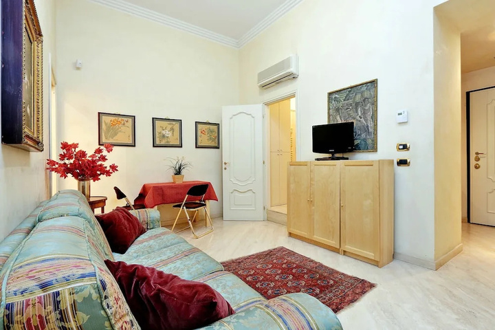 Room 7 of 16