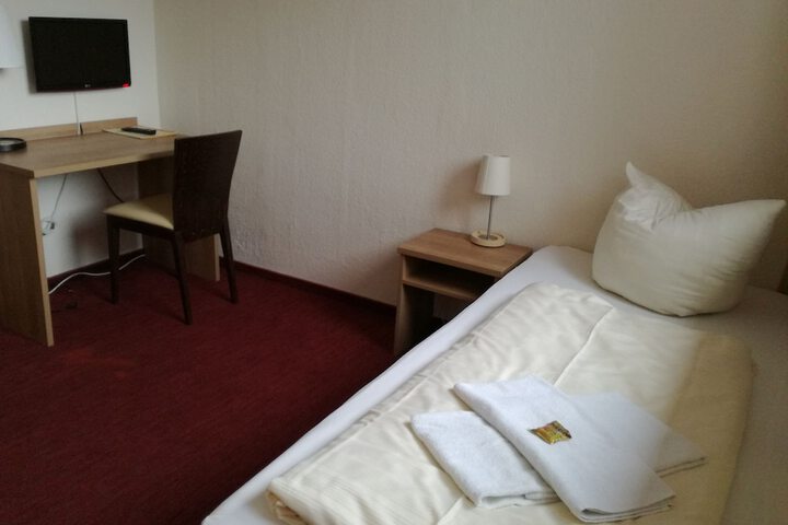 Room 5 of 24