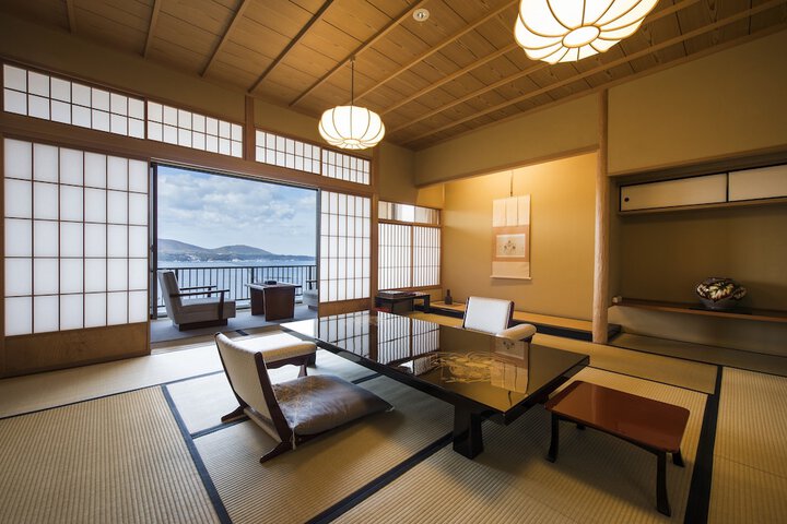 Room 21 of 100