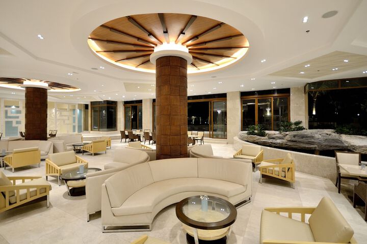 Hotel 4 of 99