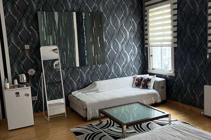 Room 80 of 99