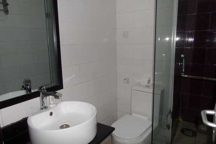 Room 6 of 13