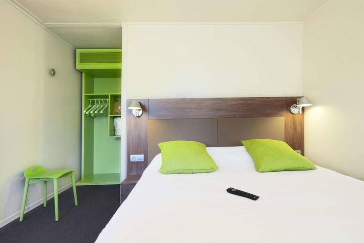 Room 9 of 30