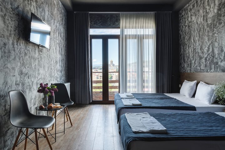 Room 2 of 14