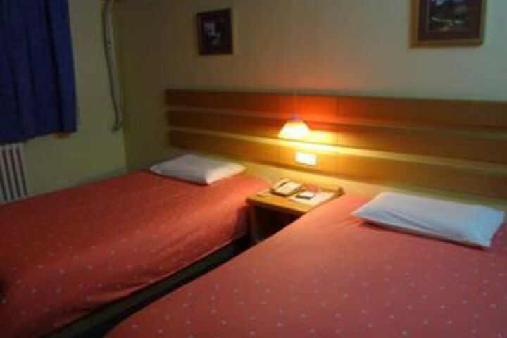 Room 19 of 32