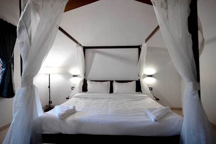 Room 8 of 61