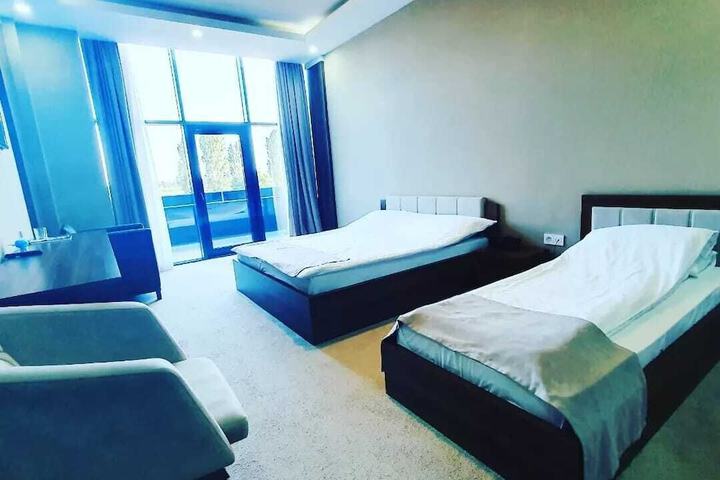 Room 8 of 27