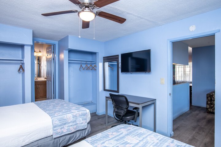 2 Queen Beds (22 of 46)